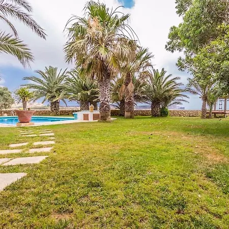 Traditional Farmhouse- For Reservation What2app 0039-377-300-1883 Sea Views San Lawrenz