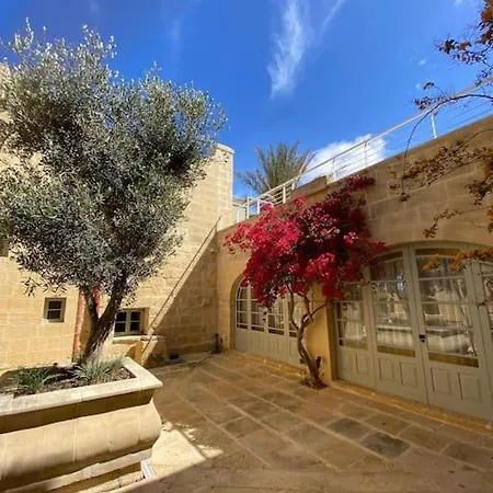 Traditional Farmhouse- For Reservation What2app 0039-377-300-1883 Sea Views * San Lawrenz